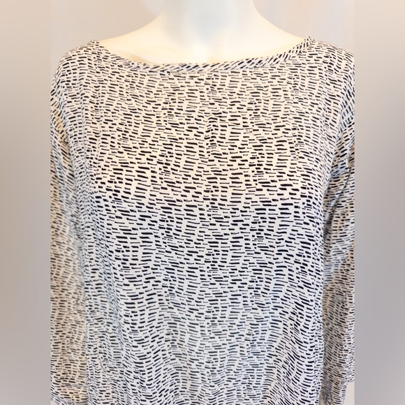 Carol Turner Black and White Patterned Blouse - Large - Picture 2 of 4